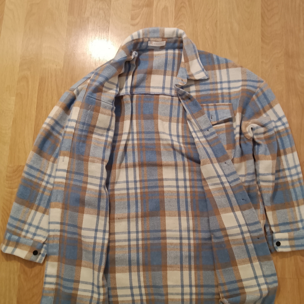 Chic Plaid Overshirt - Picture 4 of 11